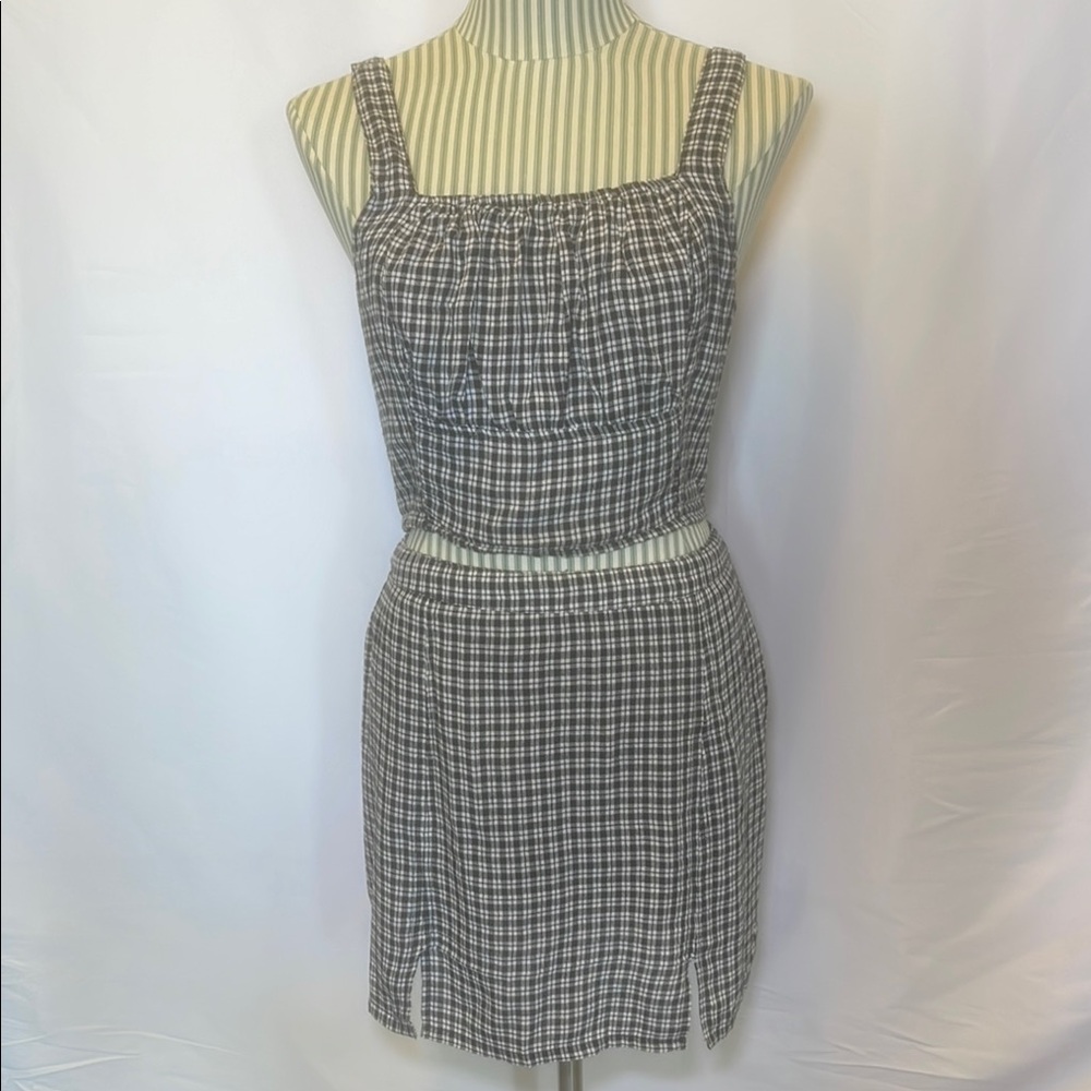 Classic Black and White Plaid Crop Top and Skirt Set